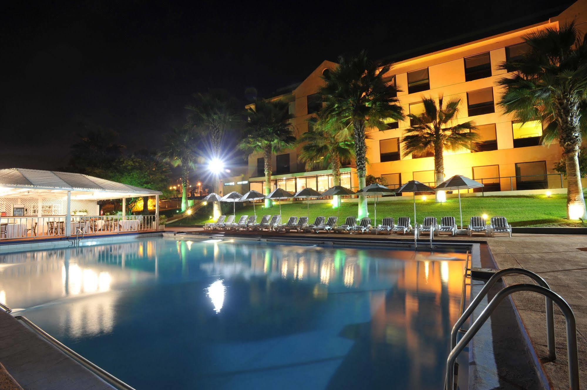 Nh Iquique Costa Hotel Bagian luar foto